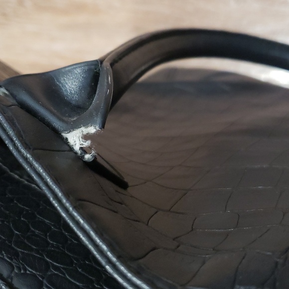 Beauty Boutique Reptile Textured Large Shoulder Bag Neutral Contemporary Modern - Picture 14 of 15